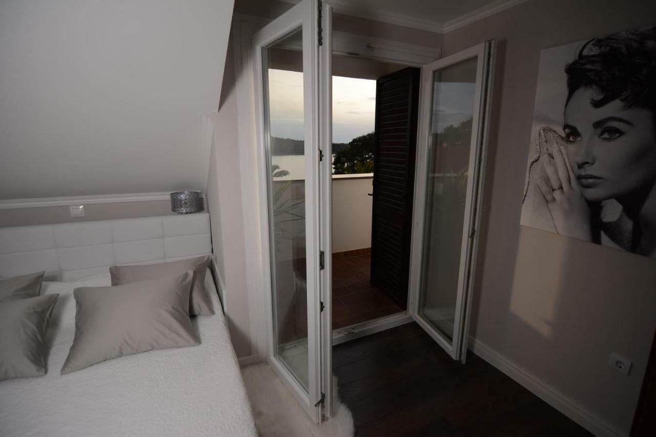 Apartments Tasha Мали-Лошинь Экстерьер фото